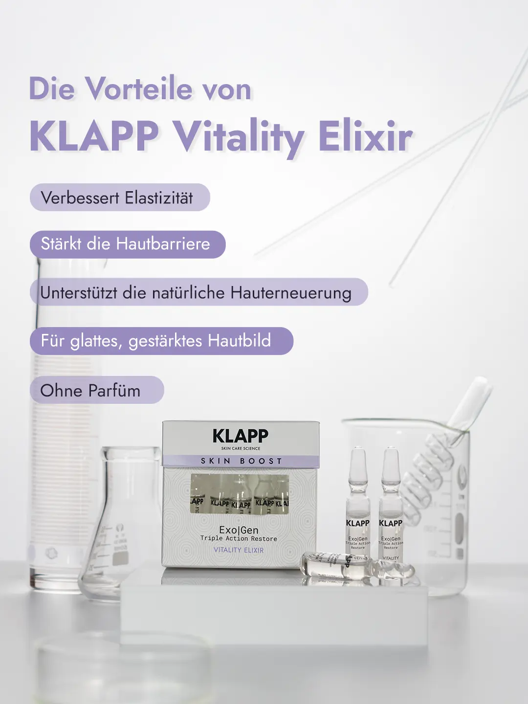 A9104_ExoGen_Vitality_Elixir_1080x1440_1_DE KLAPP ExoGen Vitality Elixir mit Schachtel, Ampullen und Glasgefäßen ordentlich auf hellem Untergrund.